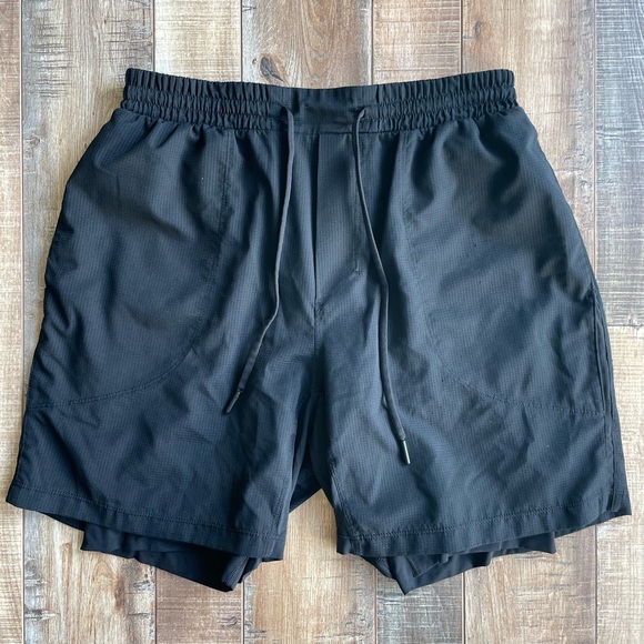 lululemon athletica Other - Lululemon Shorts with Liner Men’s Small
